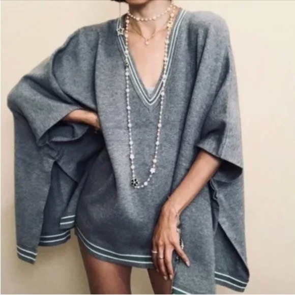 House of Harlow 1960 Poncho V-Neck Sweater One Size Grey Loungewear Knit Cozy - Picture 10 of 10